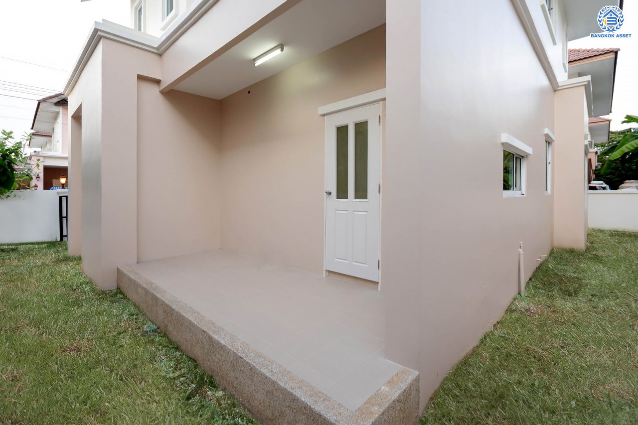 บ้านเดี่ยวมือสองนนทบุรี โครงการ นนทรีฟลอร่า ปิ่นเกล้า-ศาลายา เนื้อที่ 52.5 ตร.ว. ฟังก์ชัน 3 ห้องนอน 3 ห้องน้ำ จอดรถได้ 2 คัน ส่วนกลางครบครัน ตอบโจทย์ทุกครอบครัว บนทำเลเดินทางสะดวก เชื่อมต่อถนนบรมฯ ใกล้เซ็นทรัลปิ่นเกล้า และจุดขึ้นทางด่วนศรีรัช